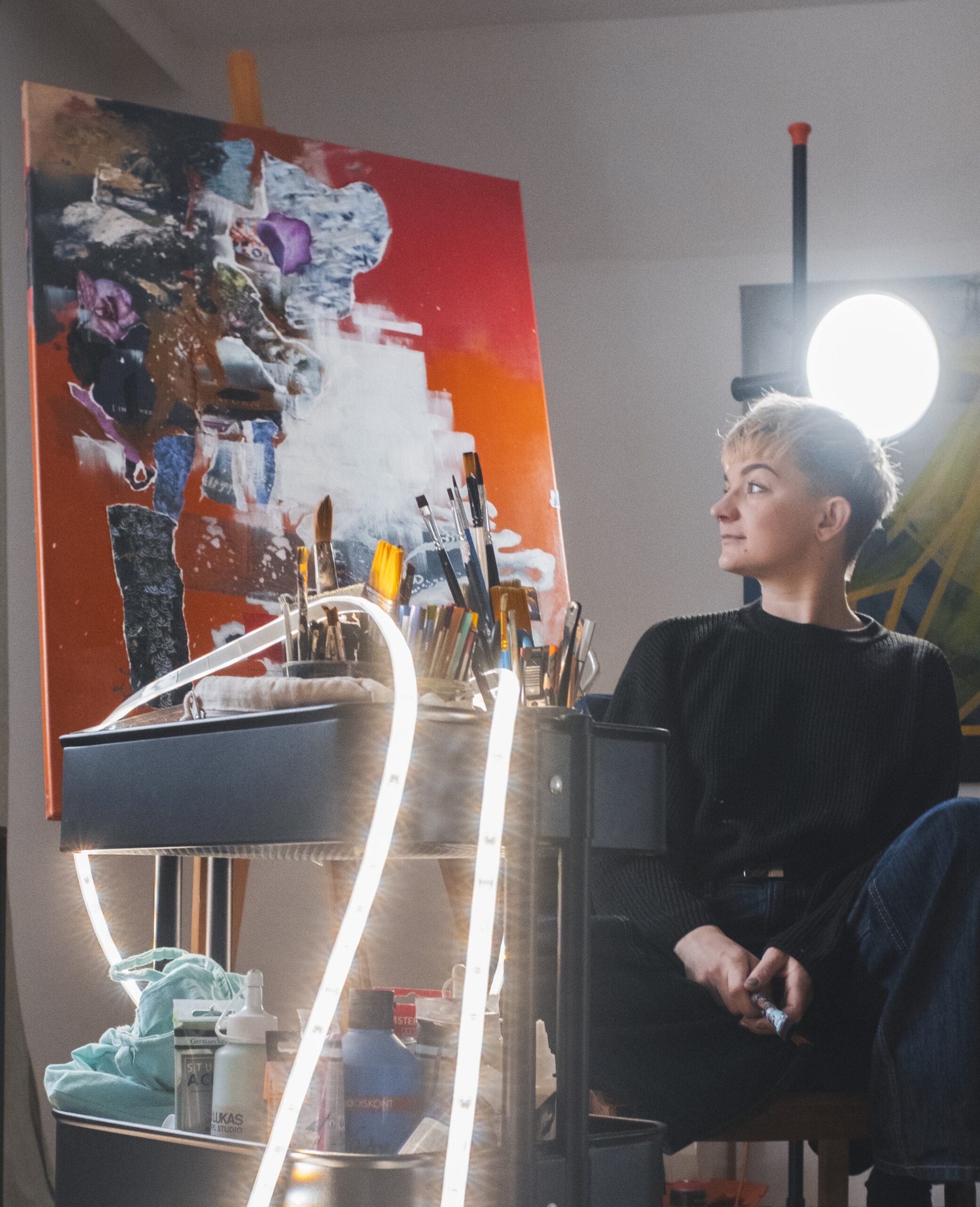 Nadine_untitled_red-portrait